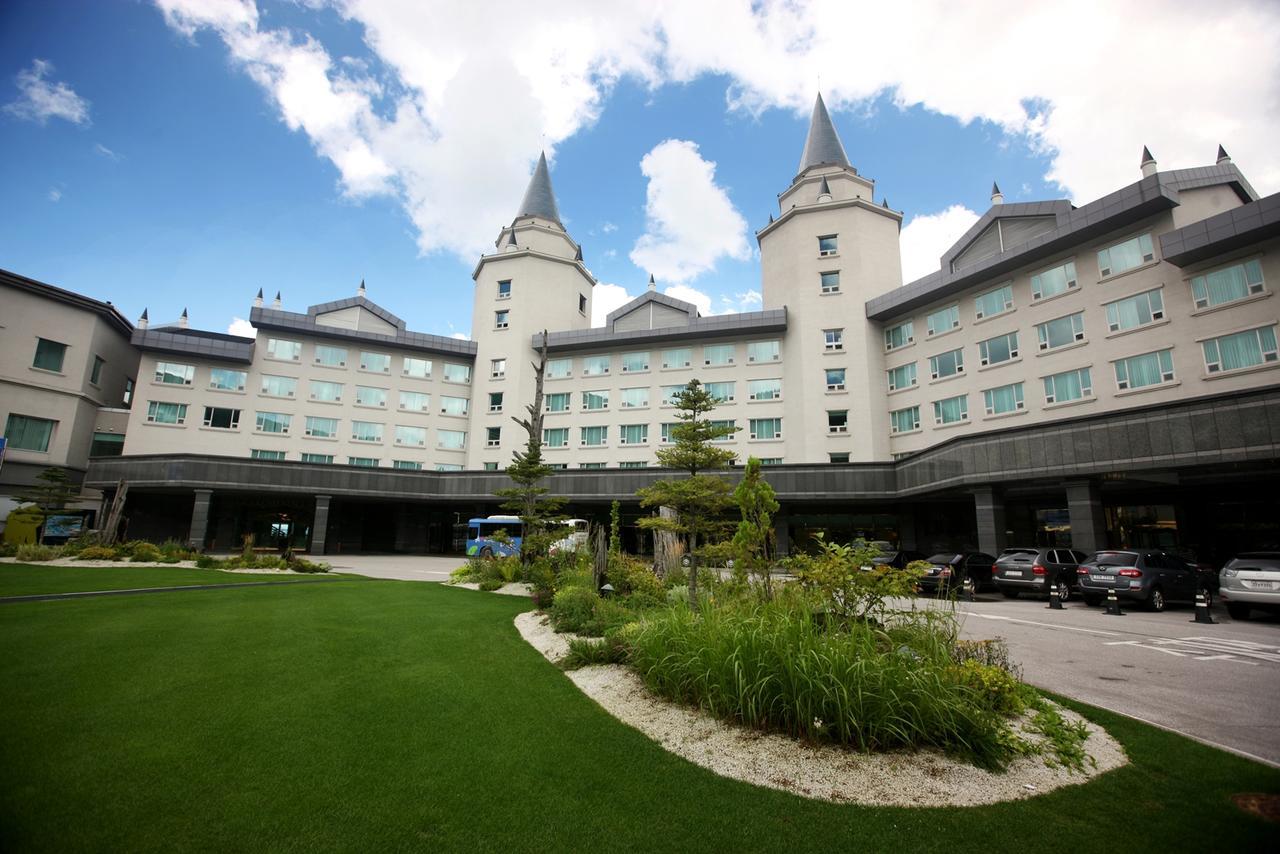 High1 Palace Hotel And Cc Чонсон Экстерьер фото